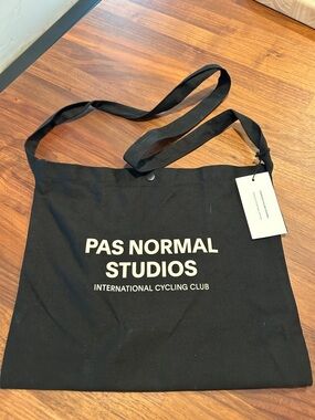 Pas Normal Studios Musette
